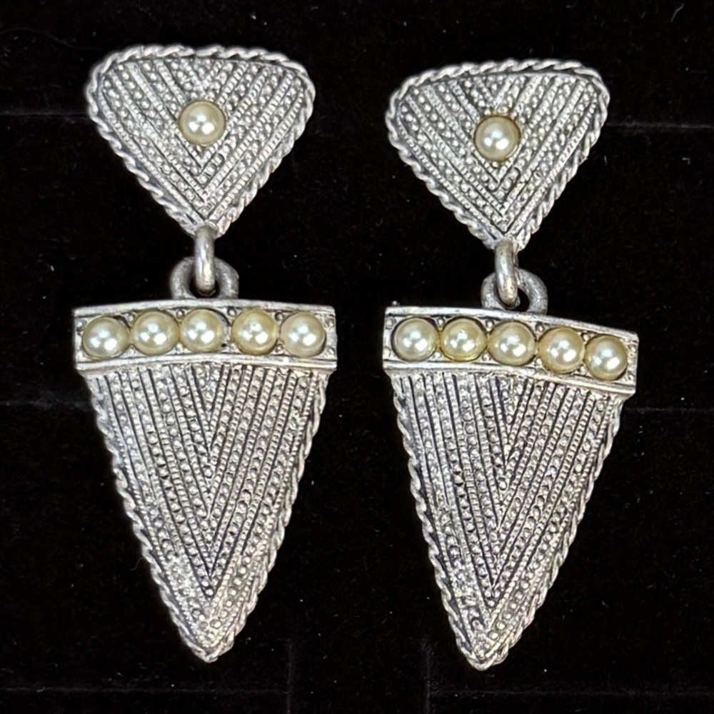 Vintage Venue USA, silvertone, faux pearl pierced earrings